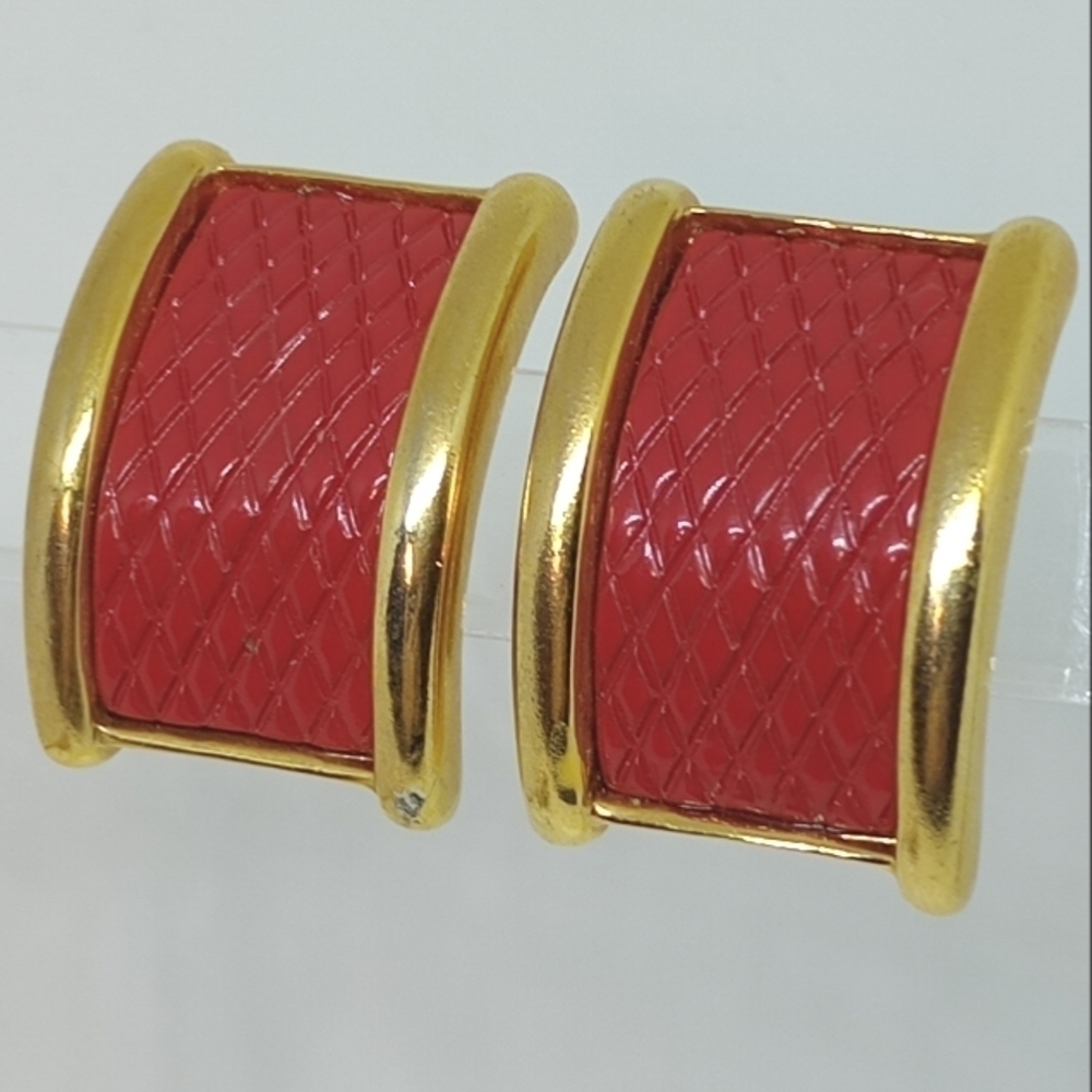 * vintage Ginnie Johansen red & gold tone clip on earrings